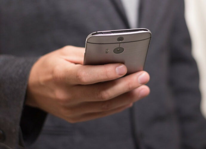 Les dons par sms : la nouvelle tendance à découvrir